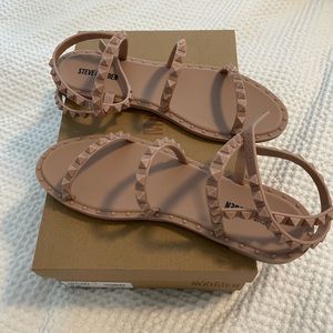 Travel J Studded Steve Madden Sandals brand new!